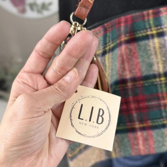 Cute NWTs Women’s Purse - Picture 3 of 9